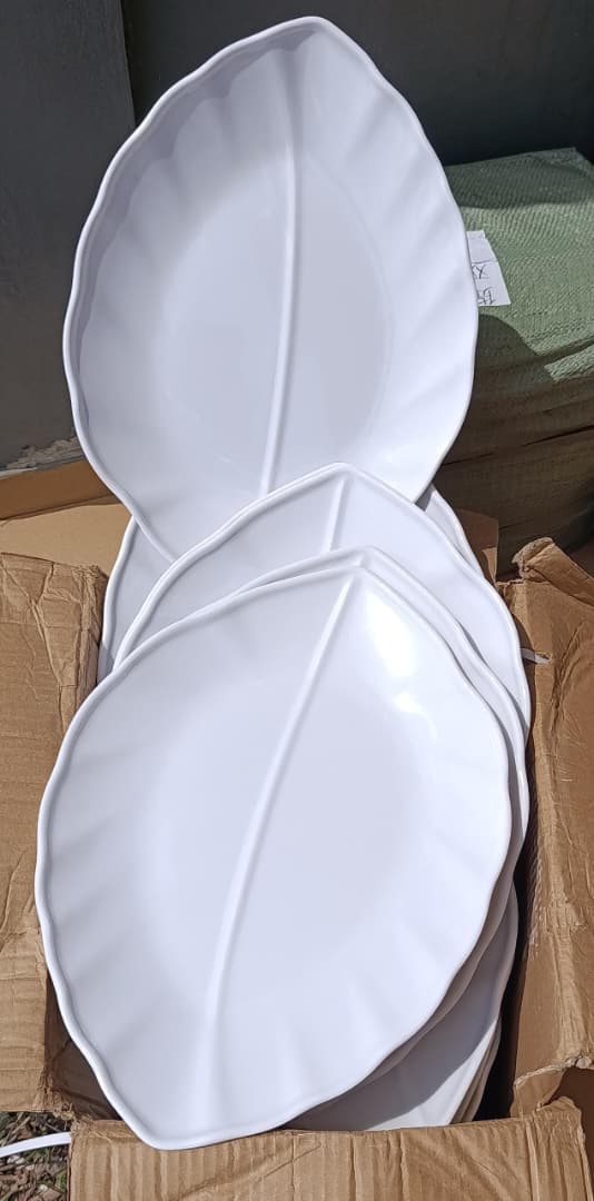 grand plateau feuille – Élégant et pratique pour service et décoration grand plateau feuille – Élégant et pratique pour service et décoration