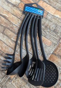 Lot de Louches en Plastique – 6 Pièces Résistantes & Pratiques