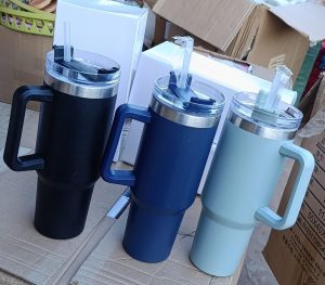 Gourde Thermos à Bras – Inox, Grande Capacité & Isolation Chaud/Froid