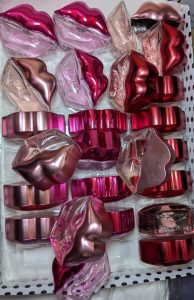 Mini Parfum “Kiss Me” – Flacon Lèvres 💋 & Senteur Irrésistible
